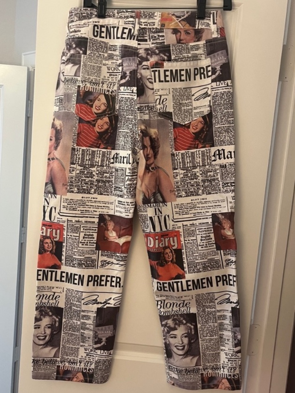 Forever 21 x Marilyn Monroe  Pinup Print Skinny Pants - Black, White & Red